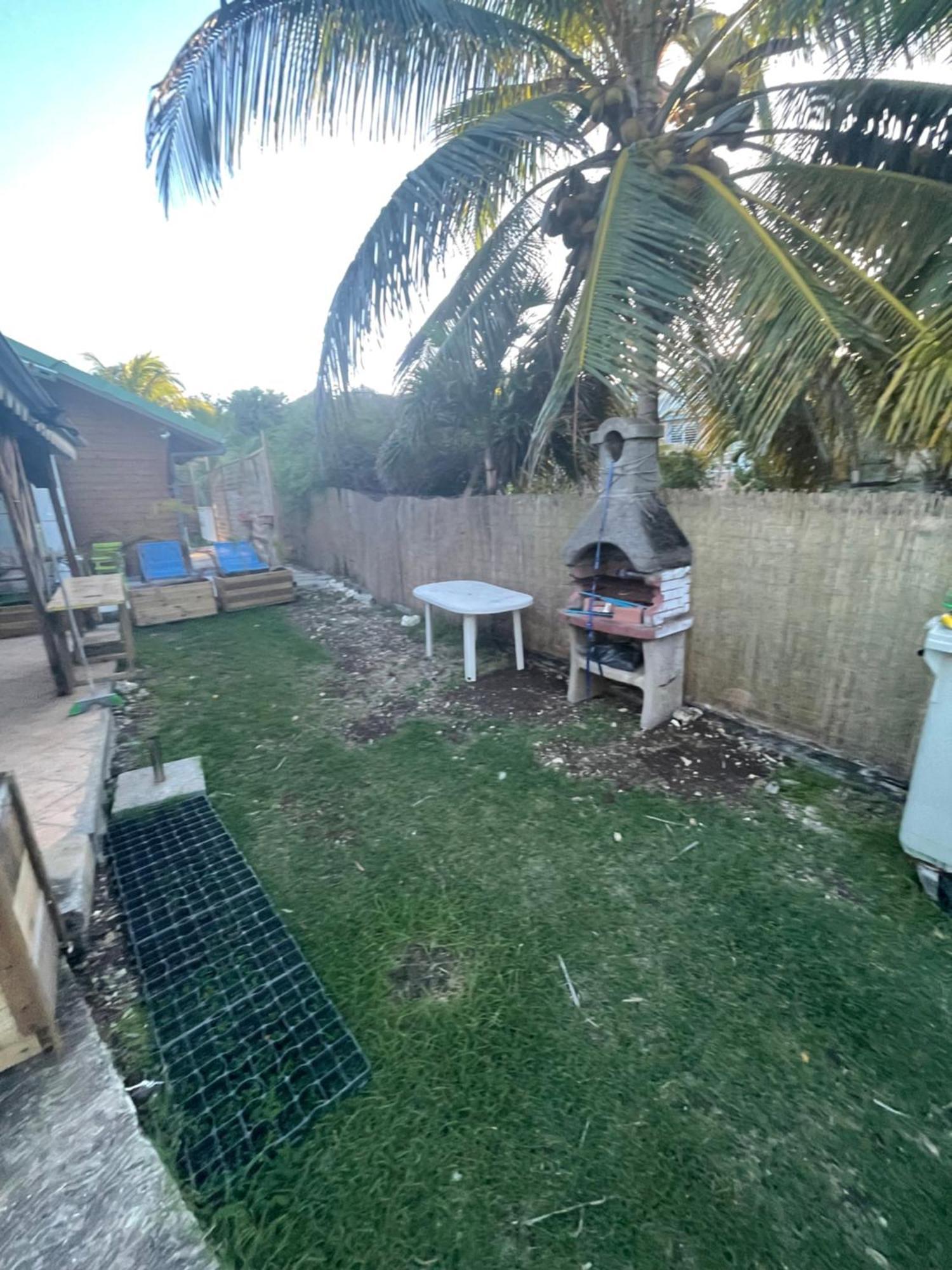 2 Bungalows Au Bord De La Plage De Montal A Moule Loues Individuellement Ou Ensemble Ле-Муль Экстерьер фото